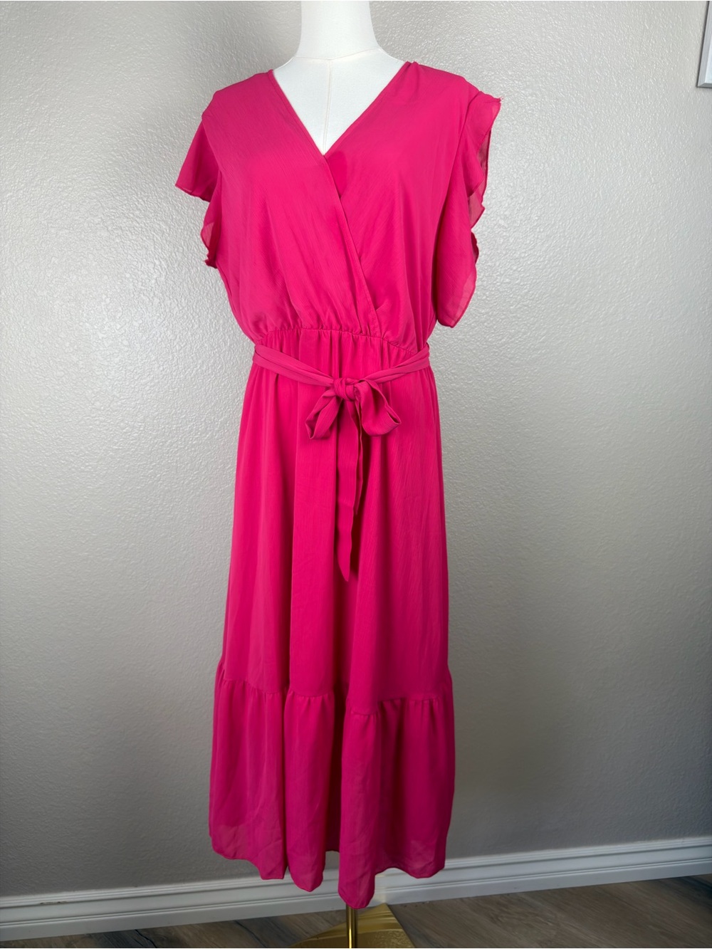 NWT Fashion Fuchsia V-Neck Tie-Waist Midi Dress, Large
